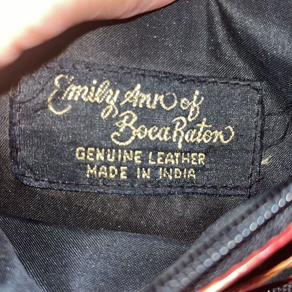 Vintage 90s Emily Ann of Boca Raton Tooled Leather Elephant Clutch - Picture 6 of 7